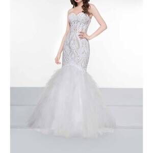 NEW COLORS DRESS strapless maxi dress in off white